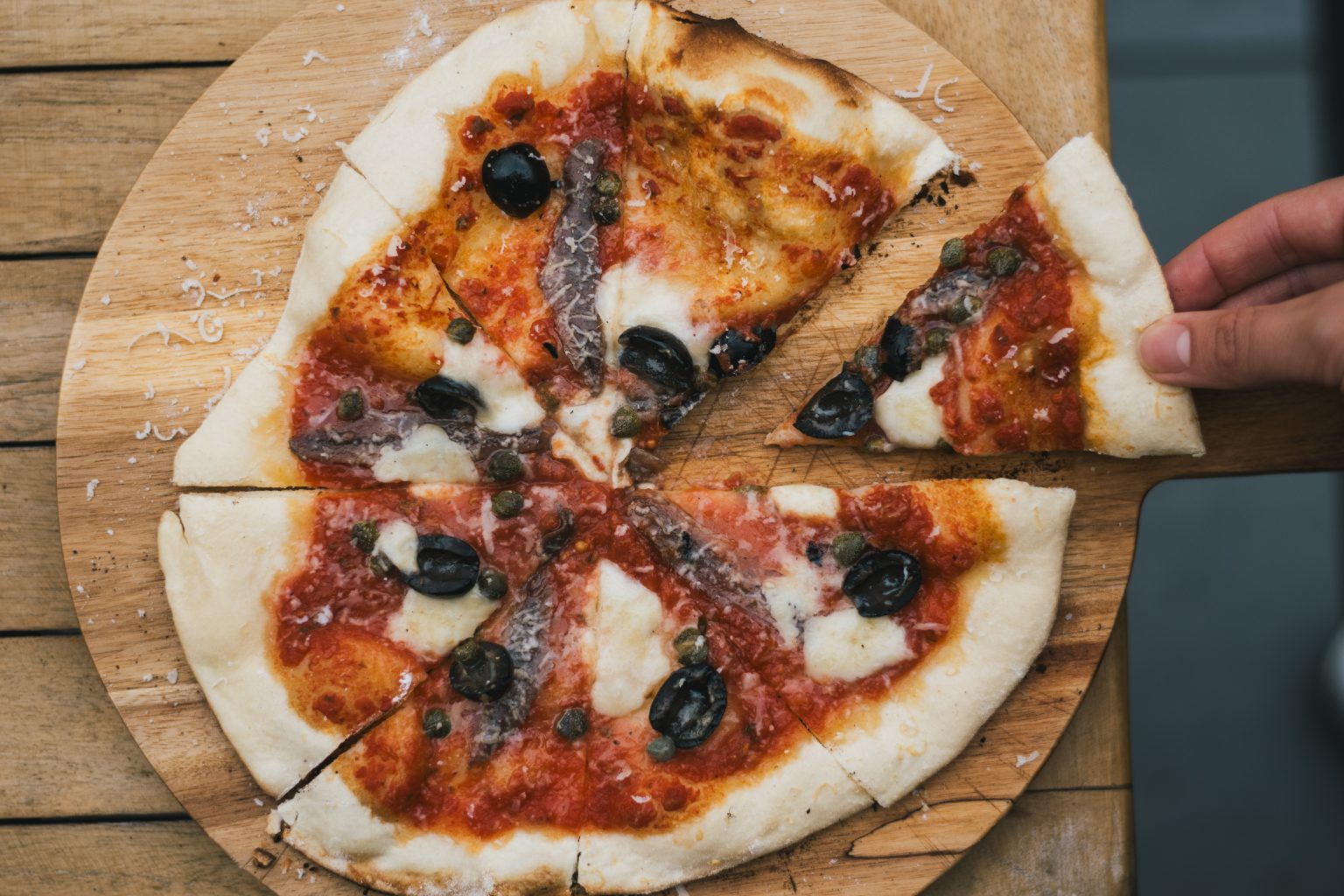 Pizza napolitana stuk
